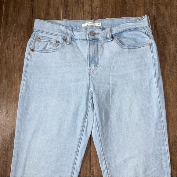 LEVI’S Mid Rise Boyfriend Light Wash - Picture 8 of 11